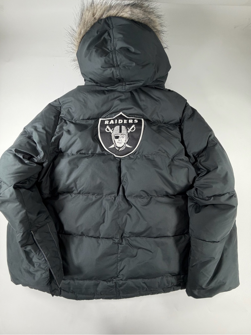 Reebok NFL Raiders Heavy Puffer Jacket Black Faux Fur Hood Mens XL Y2K Vintage - Picture 2 of 11